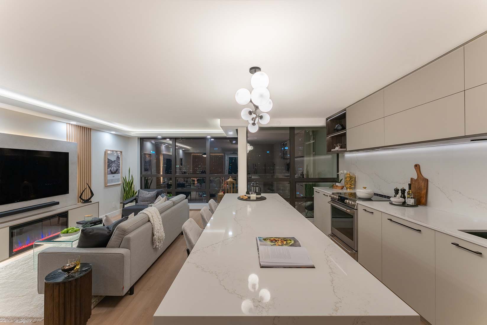 Long îlot de cuisine condo